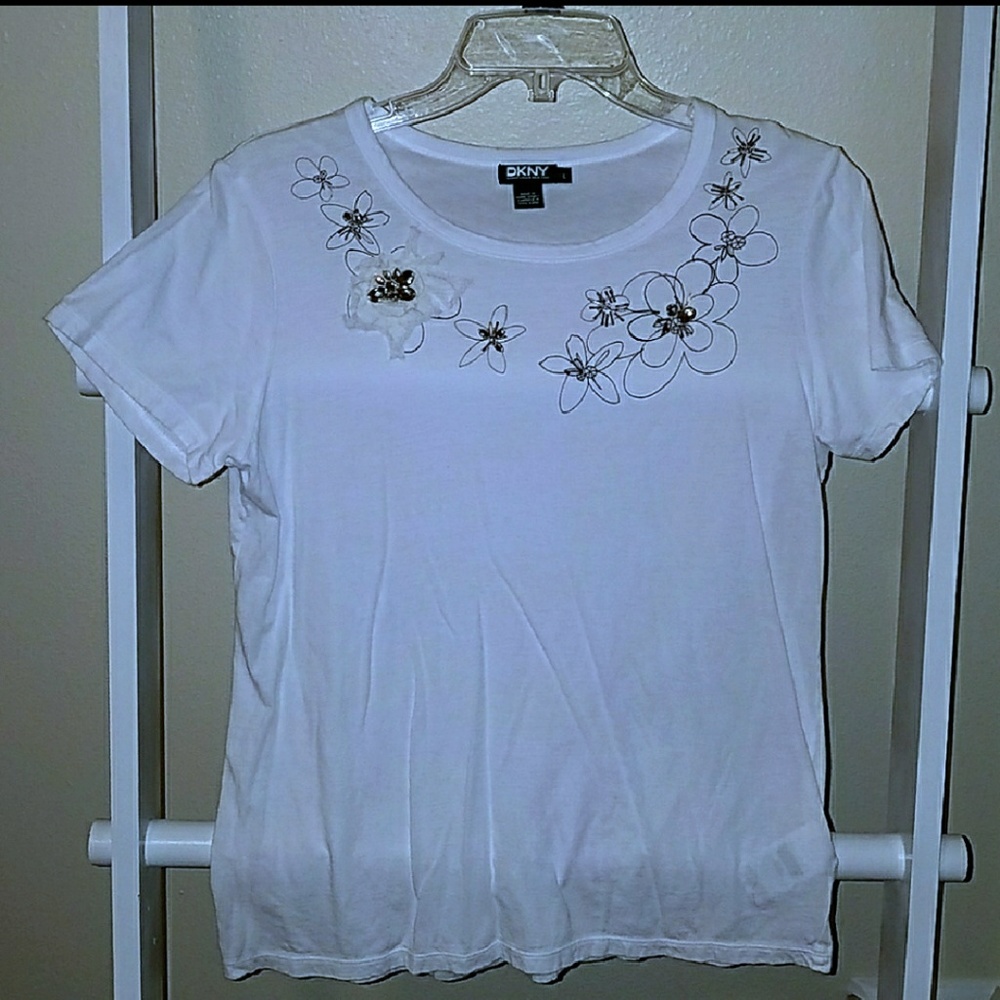 DKNY tshirt